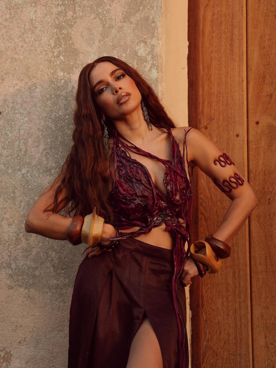 Fonte Anitta tweet media