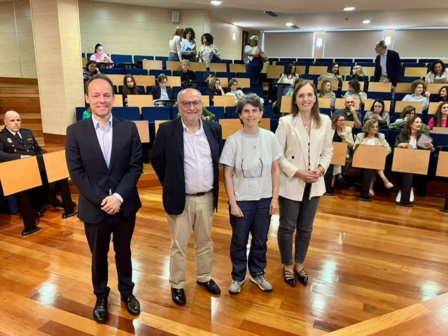 ISMrevistaMar's tweet image. Ayer, la directora provincial del #ISM en Vigo, María José López Cabaleiro, participó en una jornada formativa sobre violencia económica contra las mujeres.
La sesión, organizada por la Subdelegación del Gobierno, tuvo lugar en la sede de la AEAT de Vigo.
💜📚 #ISM #Formación
📷