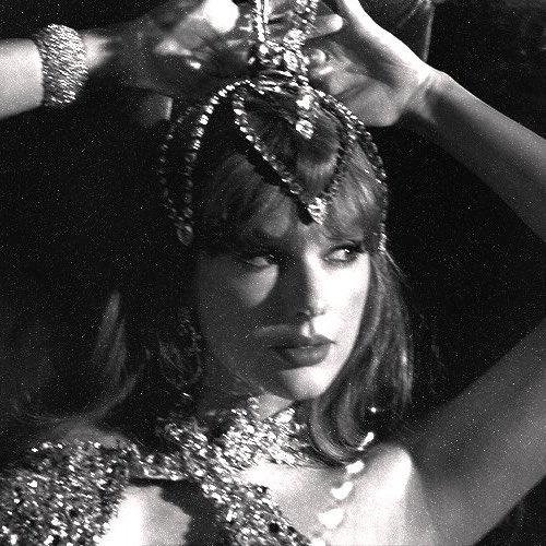 Taylor Swift Charts tweet media