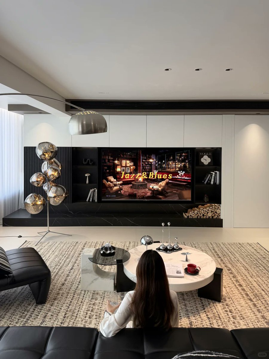 Household2001's tweet image. Bought 192㎡ penthouse + 60㎡ terrace | Italian minimalism | All appliances hidden in cabinets | Mediv embedded dispenser: mineral water + 5℃ ice water | True minimalism = quality over quantity | What's your take? 👇

#Minimalism #HomeInspo