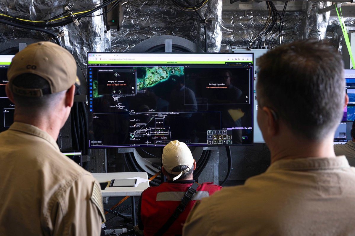 SA_Defensa's tweet image. 📍Key West, #UnitedStates (🇺🇸)

Utilizing lessons learned during Operation Southern Spear, the @USNavy held exercise #FLEX2026, a coordinated unmanned-manned exercise blending UAV, USV, and manned units against surface and air targets.

📸: USN