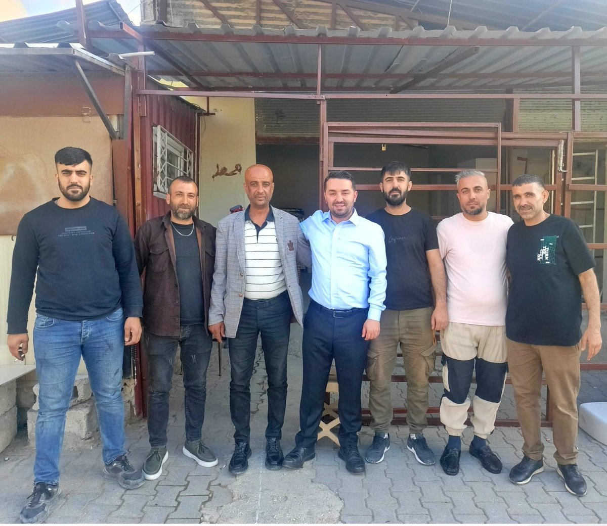 m_boyacioglu's tweet photo. 📍HACI ÖMER ALPAGOT 

Hacı Ömer Alpagot Mahallesi’nde Mahalle Muhtarımız Mehmet Kaplan’ı ziyaret ettik. Ardından kıymetli hemşehrilerimizle bir araya gelerek gönül gönüle hasbihal ettik, taleplerini dinledik. 

Birlikteyiz, sahadayız, milletimizin yanındayız. https://t.co/dusMSwQVYe