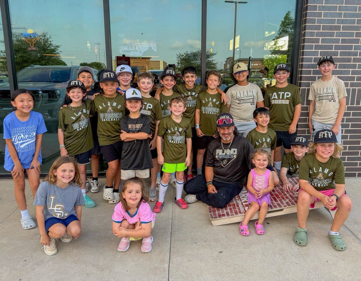 ATPNational's tweet photo. THANK YOU to everyone who supported our pizza fundraiser! 🍕 Your support—family, friends, community—means everything. Because of you we’re closer to getting our boys to Florida for the Summer World Series. Thanks to all who showed up or ordered! #ATP #LaFamilia #RoadToFlorida https://t.co/g6aJt25ofn
