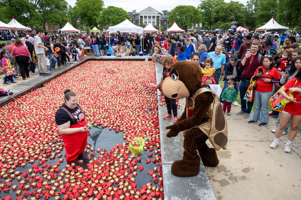 UofMaryland's tweet photo. Another unforgettable #MarylandDay in the books 🐢

From @testudo_umd welcoming the @Nationals' Racing Presidents to the high-flying flips of Gymkana and more, it was a memorable celebration of all things UMD: https://t.co/cH4mc4FeNx https://t.co/oECteI2nBk