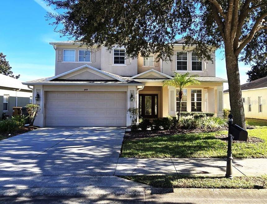 ThatManSoto's tweet photo. Turn the key to paradise at 844 SUFFOLK PL, Davenport! 🗝️ Fully furnished 5BR/4BA, private pool, game room, gated resort community—minutes from Disney &amp; golf. Perfect for living or investing! 

https://t.co/JlUafd8TKo #PoolHome https://t.co/43j6wFbQNu