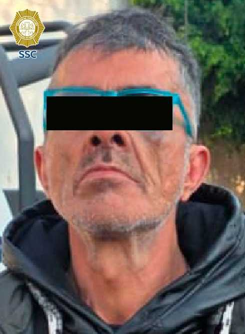 AztecaNoticias's tweet image. Un hombre de 56 años fue detenido por su presunta responsabilidad en un homicidio con arma punzocortante, tras una riña en la colonia Buenavista, en #CDMX

Policías acudieron al cruce de Calzada México-Tenochtitlán y avenida Buenavista, donde encontraron a la víctima sin signos