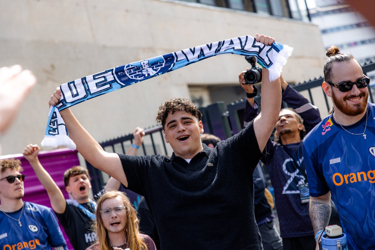 Le Blue Wall tweet media