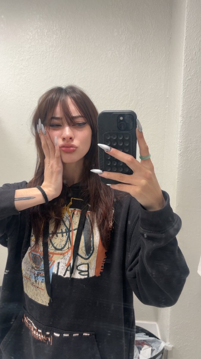 ɬɧơཞŋ🥀🗡️ tweet media