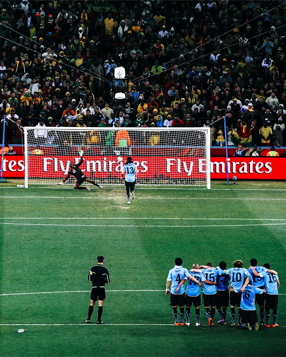 El Loco Abreu haciendo de las suyas. 😅🇺🇾

#CopaMundialFIFA