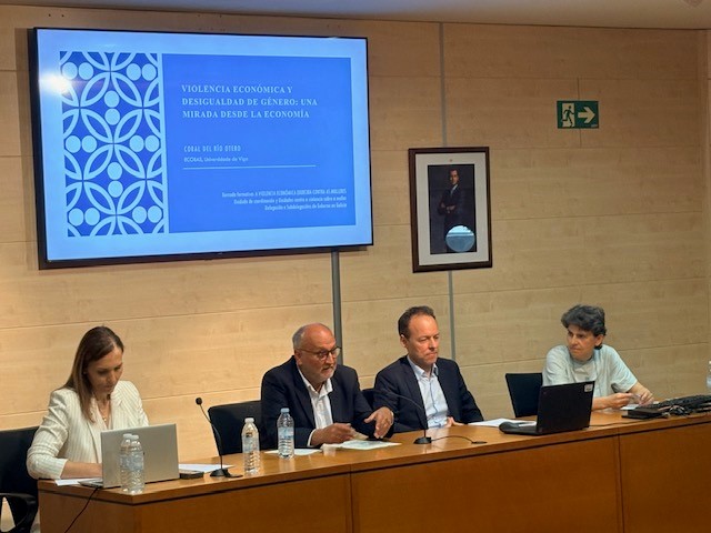 ISMrevistaMar's tweet image. Ayer, la directora provincial del #ISM en Vigo, María José López Cabaleiro, participó en una jornada formativa sobre violencia económica contra las mujeres.
La sesión, organizada por la Subdelegación del Gobierno, tuvo lugar en la sede de la AEAT de Vigo.
💜📚 #ISM #Formación
📷