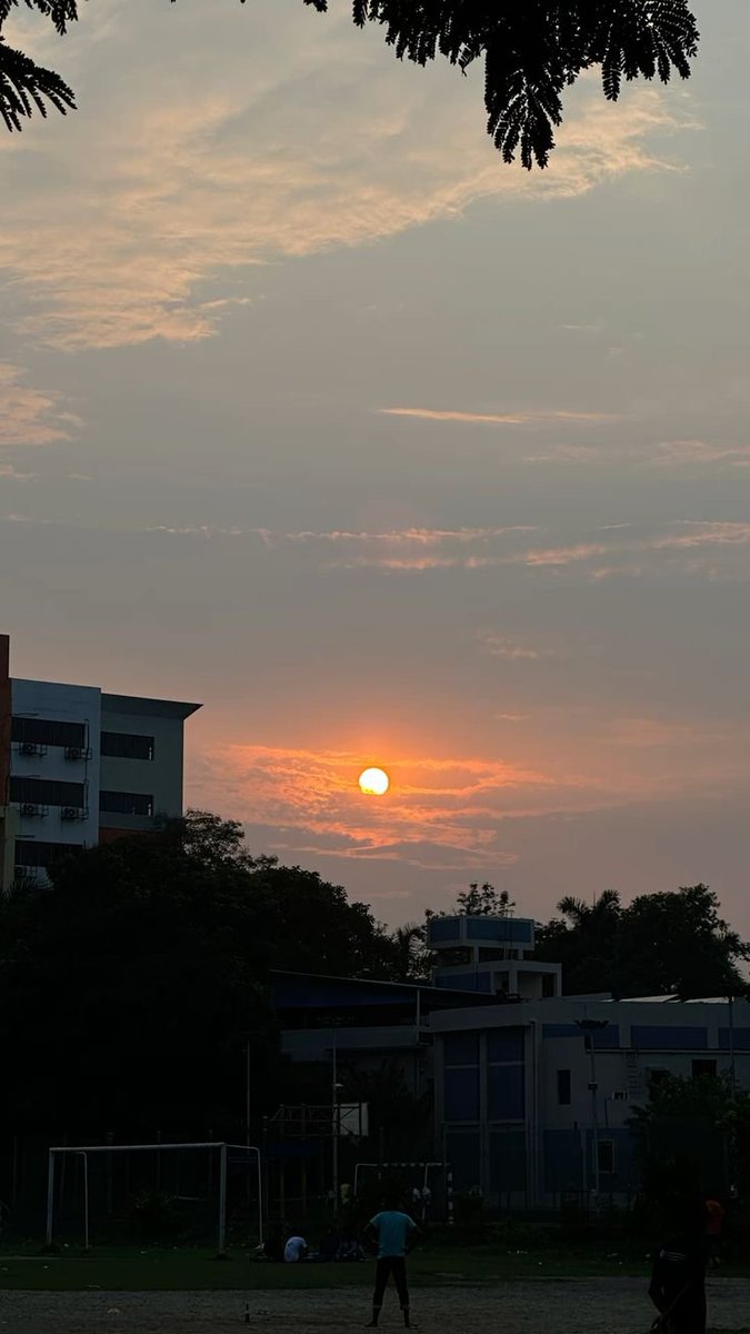 Sunoh_aimen's tweet image. Golden skies, world-class football. There's no place I'd rather be. 📍 #sunsetphotography #sunsetlovers #UCL