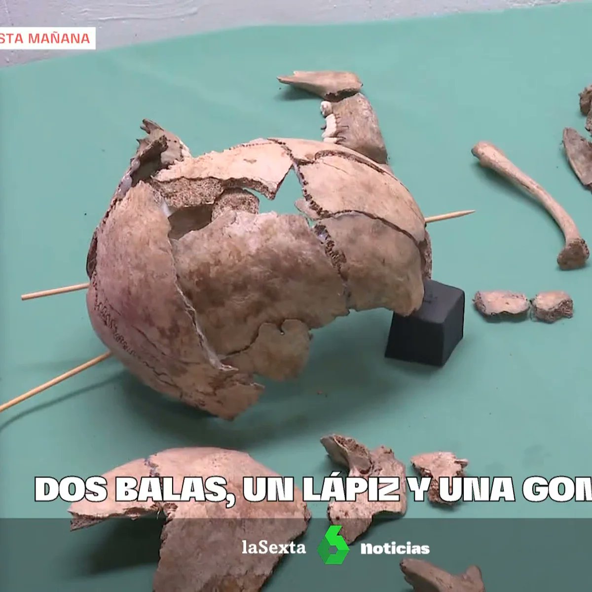 Durante el franquismo era habitual falsificar los documentos de identidad de los menores para convertirlos en mayores de dieciséis años y así legalizar su ejecución.

Juan González Espinosa tenía 12 años cuando fue fusilado, Antonia Molina Pérez tenía 13... Y así cientos.