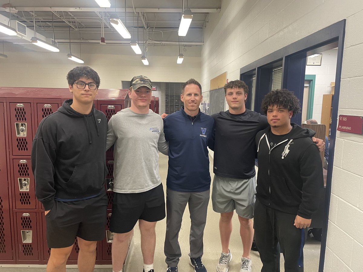 peyton_sipe's tweet photo. Thank you @CoachRiede for stopping by!!! 
@NovaFootball 
@coachshoeUHS 
@UrbanaHawksFB https://t.co/Xcm3CJX1U4