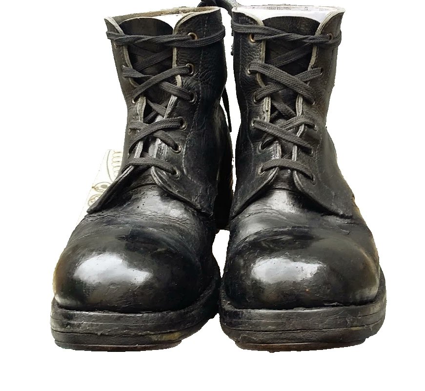 MOHAWK_RETRO's tweet image. #vintage #old #BRITISHARMY #Black #AMMO #BOOTS #10L #Hobnail #Studded #WW2 / #Korea patt #VintageLook #1950s #vintagefashion #LivingHistory #Events #display #costume 👢👢🧣 ebay.us/m/Nbkd5x #eBay via @eBay_UK