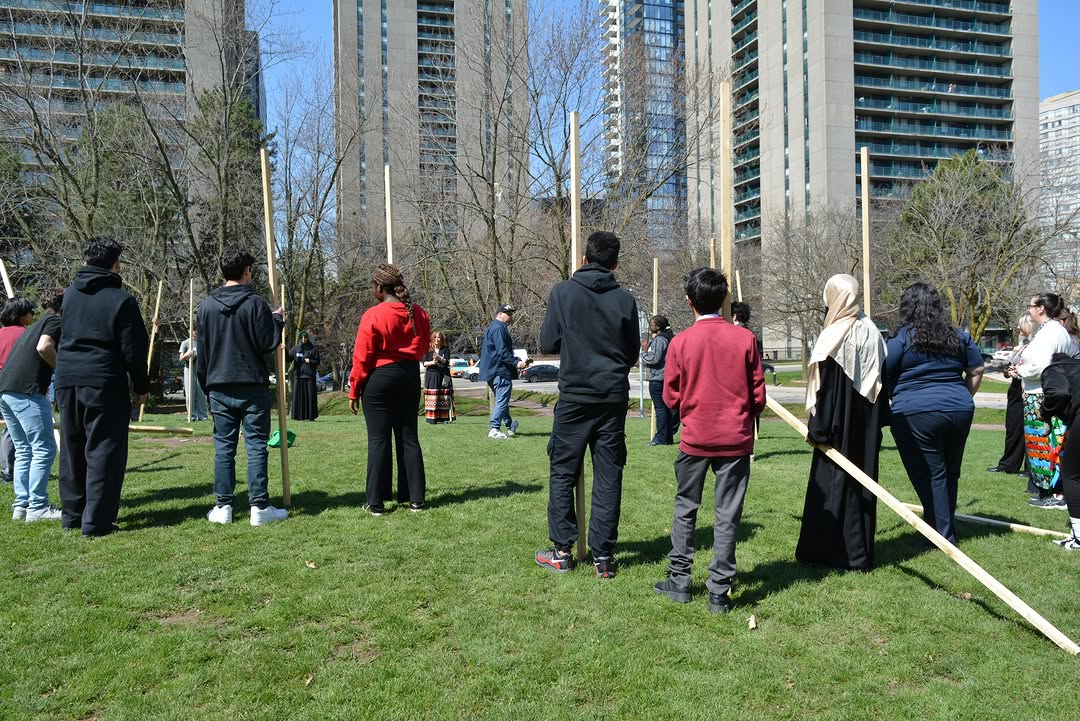 IDIGTA's tweet photo. On #EarthDay, we were honoured to be partner of the Interfaith Youth Forum, bringing together over 100 young people from diverse faith traditions 🌍

Grateful to @marywardcentre for their leadership, and to partners including @NileAcademy, TCDSB Indigenous Education, Sisters of St. Joseph of Toronto, and Green Ummah.

A meaningful space where dialogue inspired reflection, responsibility, and action for our common home.

#Interfaith #Dialogue #Youth #Toronto #EarthDay #hizmetcares