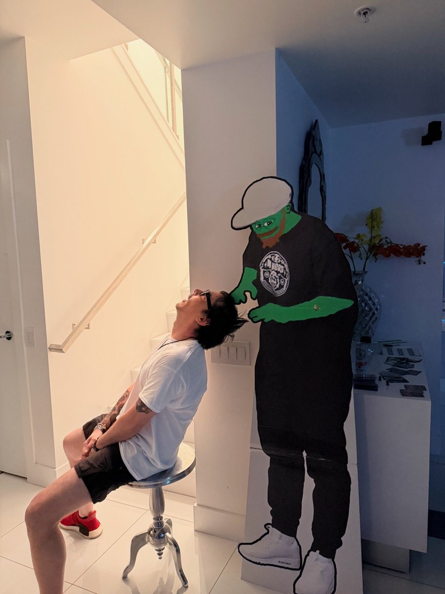 found DJPEPE. 

Stole my girl but at least I got him wash my hair and gib me a head massage. 
<a href="/DJPEPE_/">𝕯𝕵𝕻𝕰𝕻𝕰</a> 
<a href="/ScrillaVentura/">RARE SCRILLA</a>