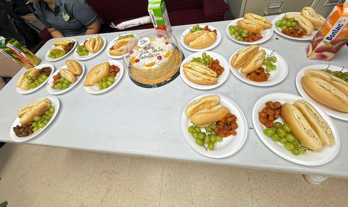 ChepoUp's tweet photo. La actividad del Día de la Secretaria se desarrolló en un ambiente de cordialidad y reconocimiento, donde se compartió un exquisito desayuno con parte del personal de este Centro, fortaleciendo los lazos de compañerismo y sentido de pertenencia institucional. https://t.co/VH4QDX6I1X