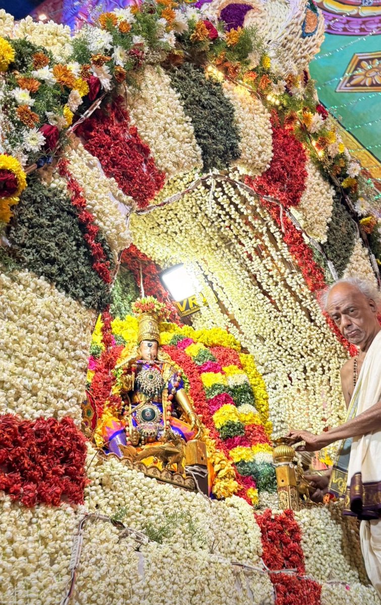 bryuceletation's tweet image. Day  ,11  🙏🏻🙏🏻  #Madurai சித்திரை திருவிழா 2026 🙌🏻🙌🏻 

#Chithiraithiruvila 🙌🏻💙 #Ak