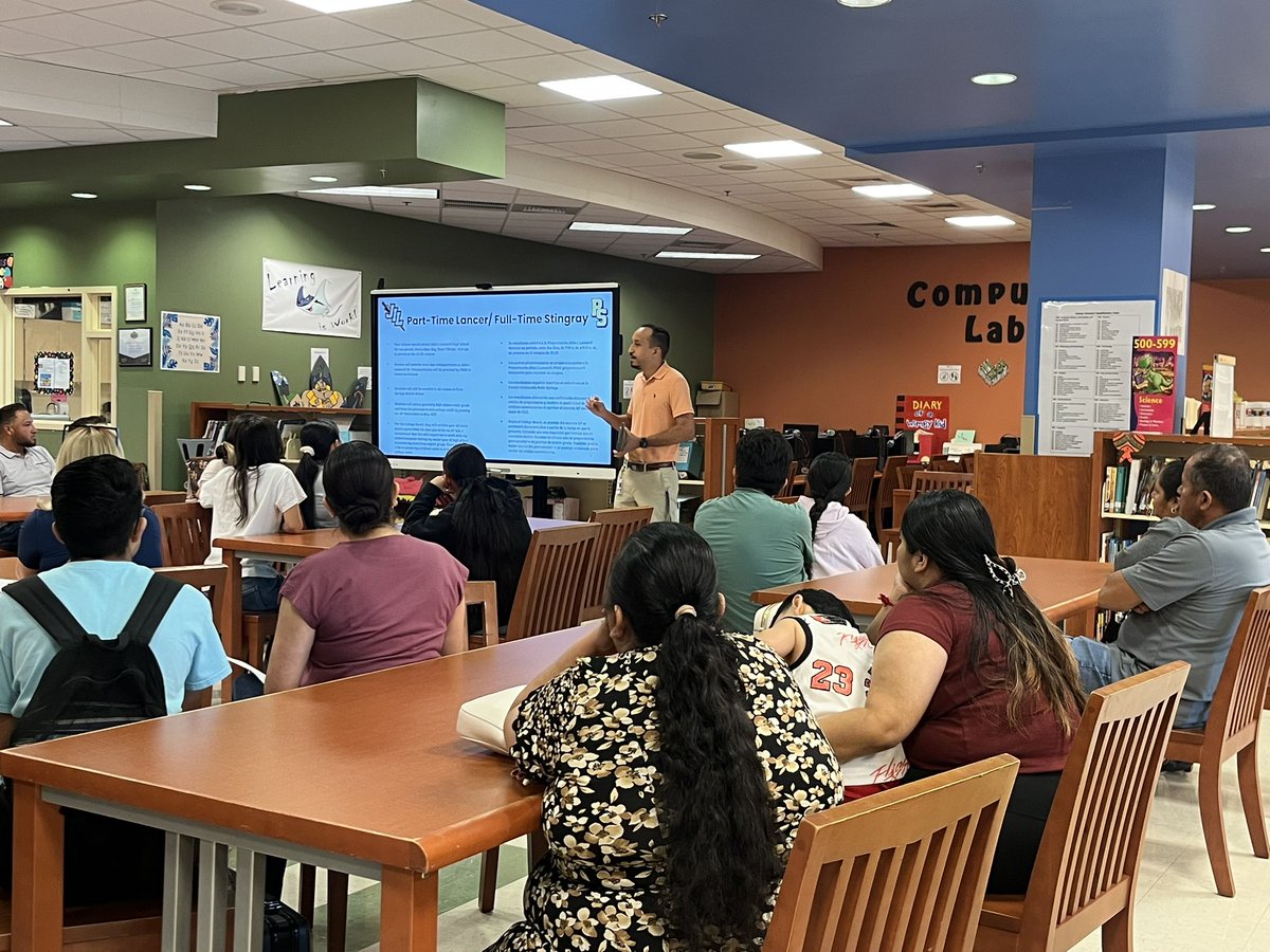RTatis8's tweet photo. AP Spanish 🤝🏼 8th Grade ISA Scholar
Keeping the opportunities alive @palmspringsms with the help of @JILHSOFFICIAL!! Cohort 4 is ready for the adventure! https://t.co/OJmeMxYDez