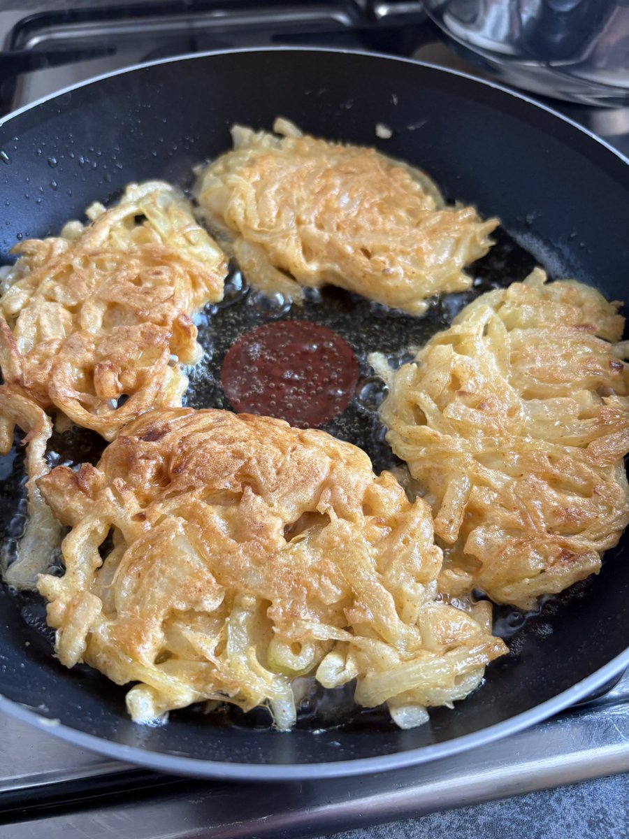 nicola h tweet media