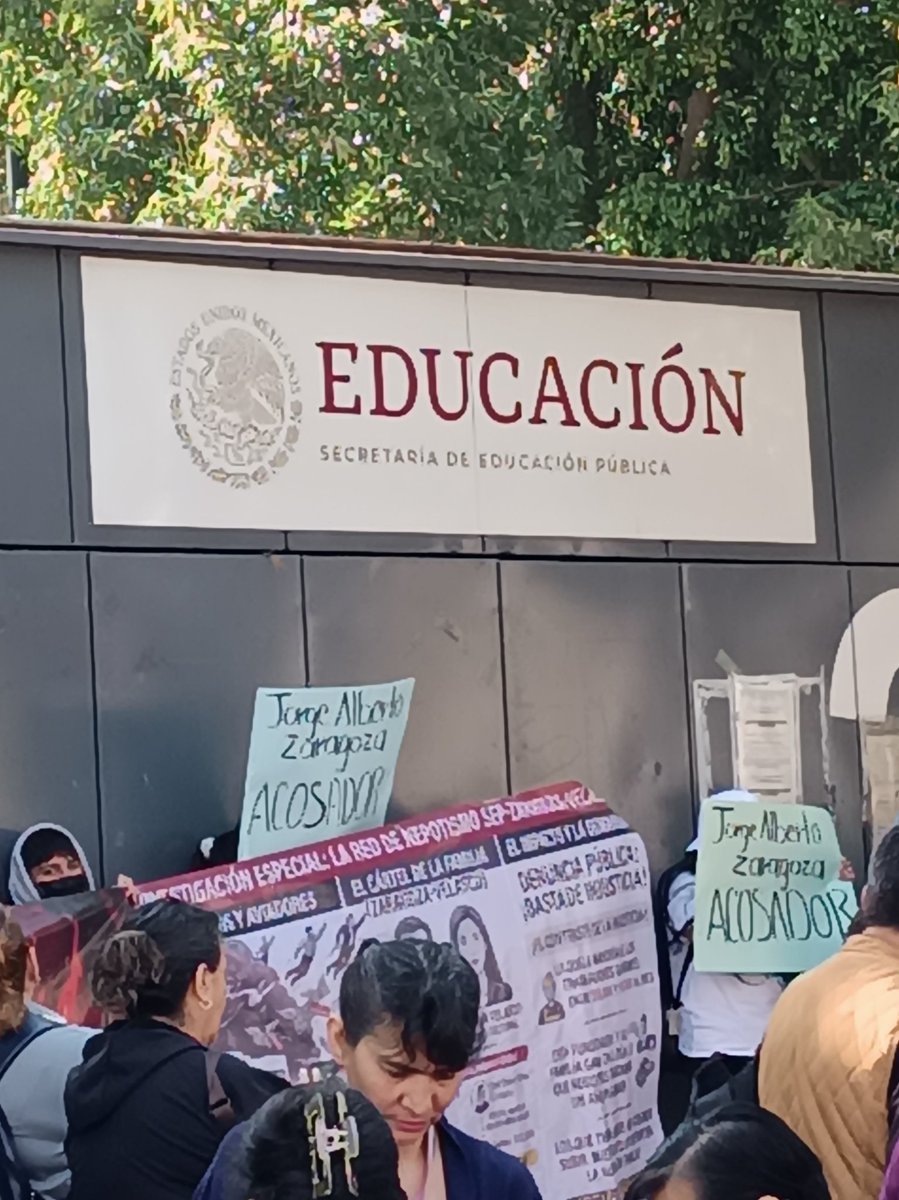 MonserratE14038's tweet photo. @c4jimenez @SEP_mx @mario_delgado @BuenGobierno_mx ¡¡Fuera Jorge Alberto Zaragoza González, Irene Abarca Arreguin y Edgar López Leyva son unos nefastos acosadores!!
#nepotismo #viral @mario_delgado https://t.co/7YCBOtmUNw