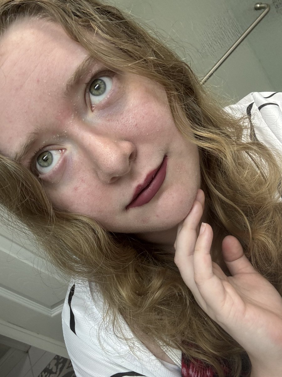 Sinny🌙 • she/her tweet media