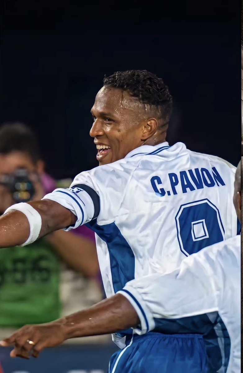 LeeZeron's tweet photo. @pavonplummer el eterno capitán 🇭🇳. https://t.co/lT3yXu9Rp3