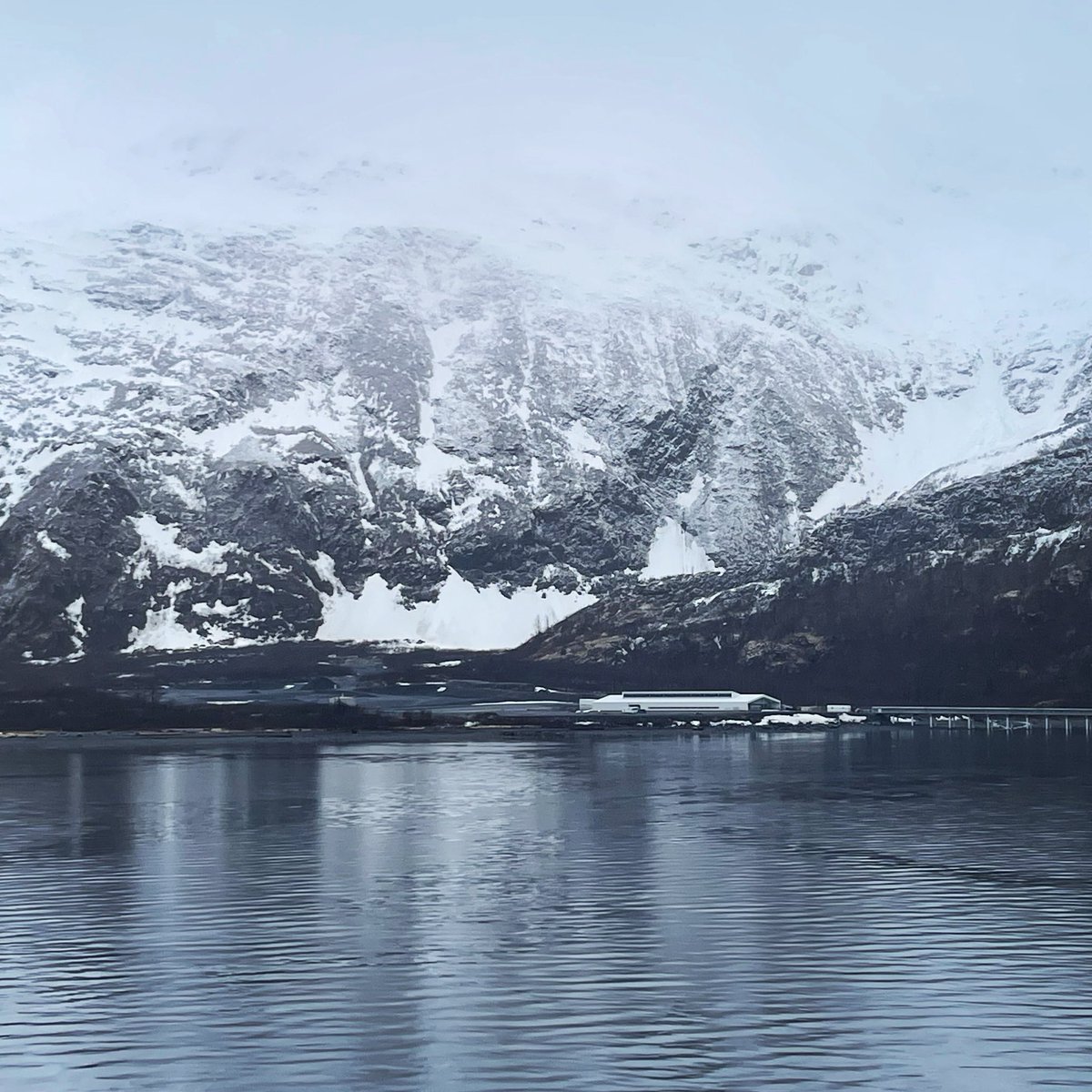 's tweet image. In real time, we’ve made it to Whittier, Alaska today where the temperature is a balmy 33°F right now with light snow most of the day… quite the change from our time in Southeast Asia!! :P #Whittier #Alaska #CoralPrincess #WorldCruise #CirclePacific