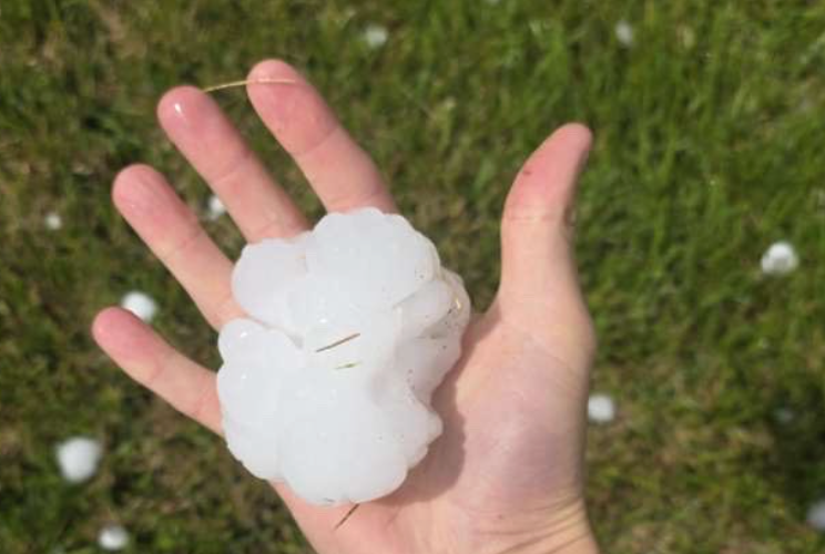 HAPPENING NOW: Baseball-sized hail moving into the Springfield area ...