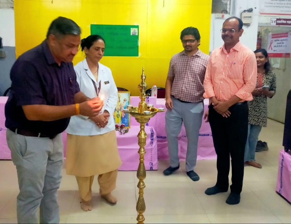 InfoNashik's tweet image. प्रतिकारशक्ती वाढविण्यासाठी लसीकरण महत्त्वाचे 
– जिल्हा शल्य चिकित्सक डॉ. सतीश शिंपी
जागतिक लसीकरण सप्ताहानिमित्त जिल्हा रुग्णालयात जनजागृती कार्यक्रमाचे आयोजनआवाहन
#Vaccination 
#Immunity #Nashik #HealthAwareness #MaharashtraGov