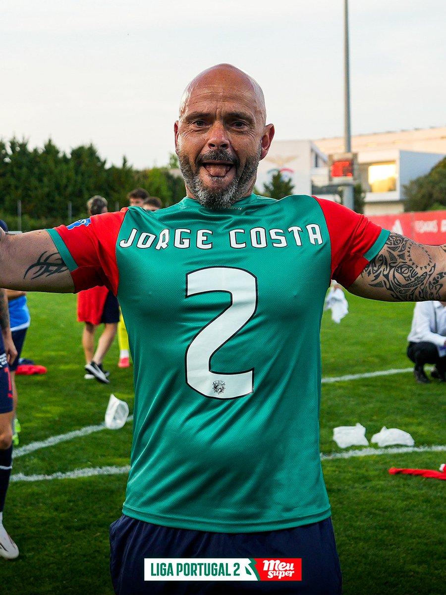 ligaportugal's tweet photo. 🥹 🌟

No momento da subida do CS Marítimo, Marco Leite não se esqueceu do ‘irmão’ 🙏

O adjunto dos madeirenses fez, durante muitos anos, parte da equipa técnica de Jorge Costa!

#LigaPortugalMeuSuper #CSM https://t.co/7FHvkqP64x