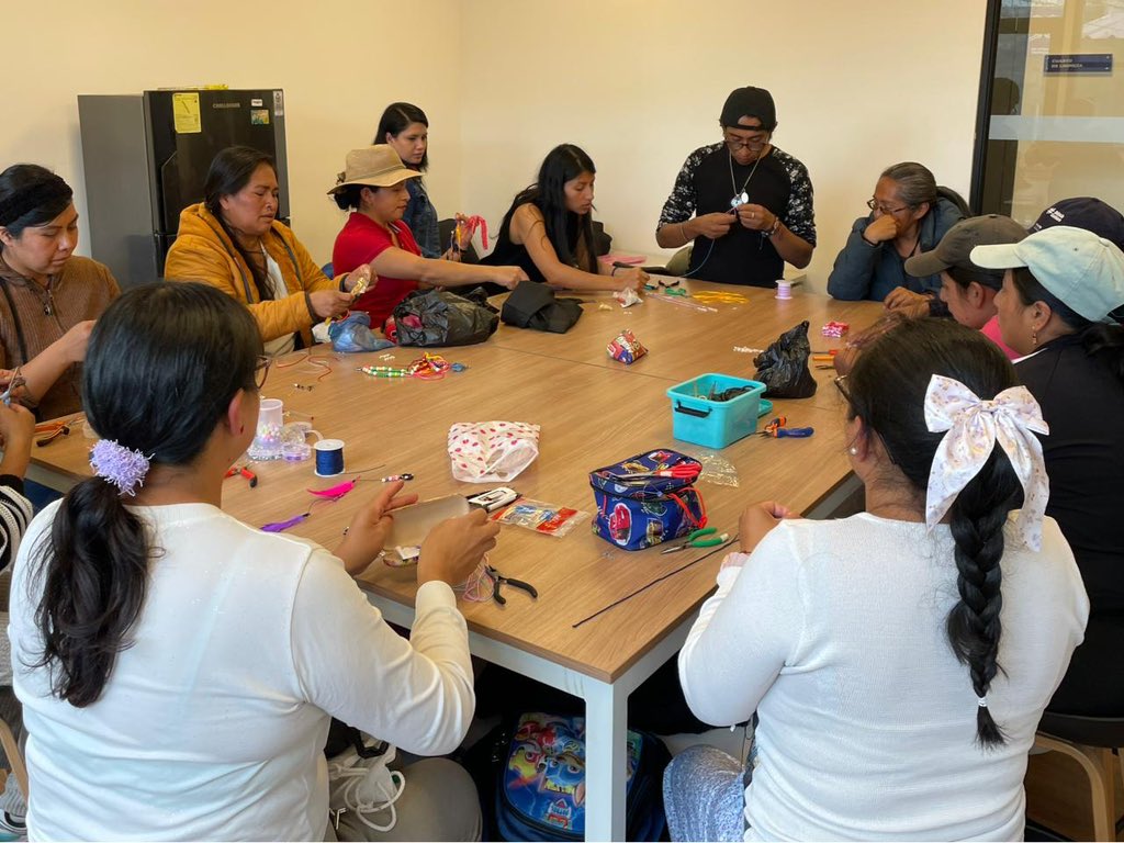 InclusionQuito's tweet photo. ❤️ #QuitoNosCuida | Conoce nuestros ‘Puntos de Cuidado’, espacios dedicados al bienestar de las cuidadoras y cuidadores de Quito.

¡Tu bienestar es parte de nuestra Política Local de Cuidados! 

Más detalles en: https://t.co/3crVGobTCB

#QuitoRenace
#QuitoNoSeDetiene https://t.co/ijJ4OELOrn