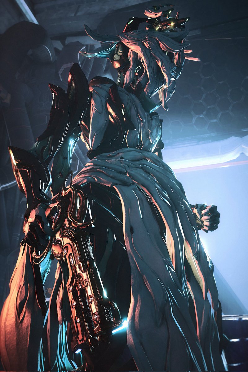 EveCaptura's tweet image. Momma Jade saw the devstream... she is not amused.
#warframe