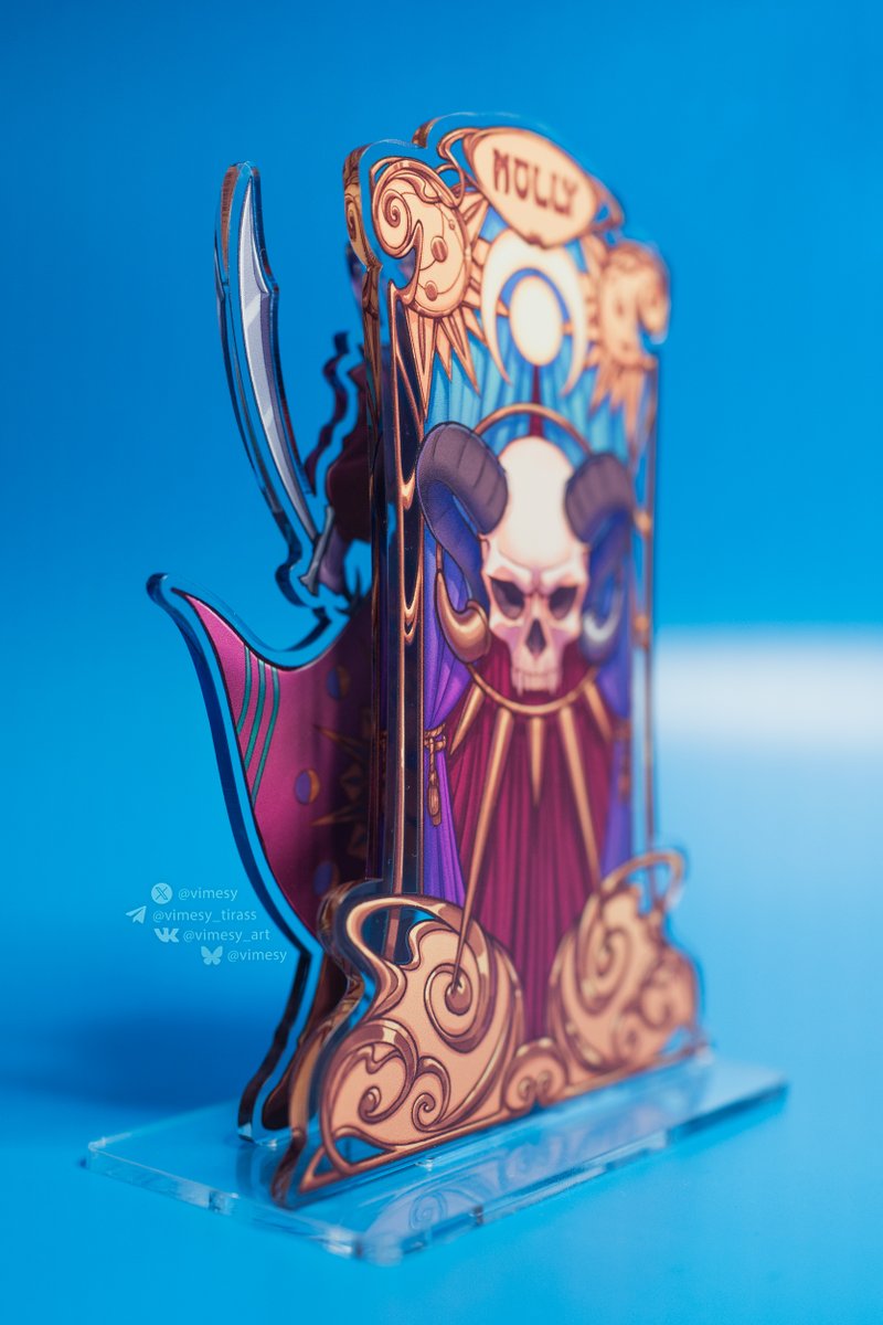 Vimesy's tweet photo. I made a limited edition run of Mollymauk stands, and yesterday I finally got them!
This is the first time I've made a composite stand, with a full rendering of the character's back. Broke my brain during the process, but I'm happy with the result!

#CriticalRole #themightynein https://t.co/qaiwjSdgX8
