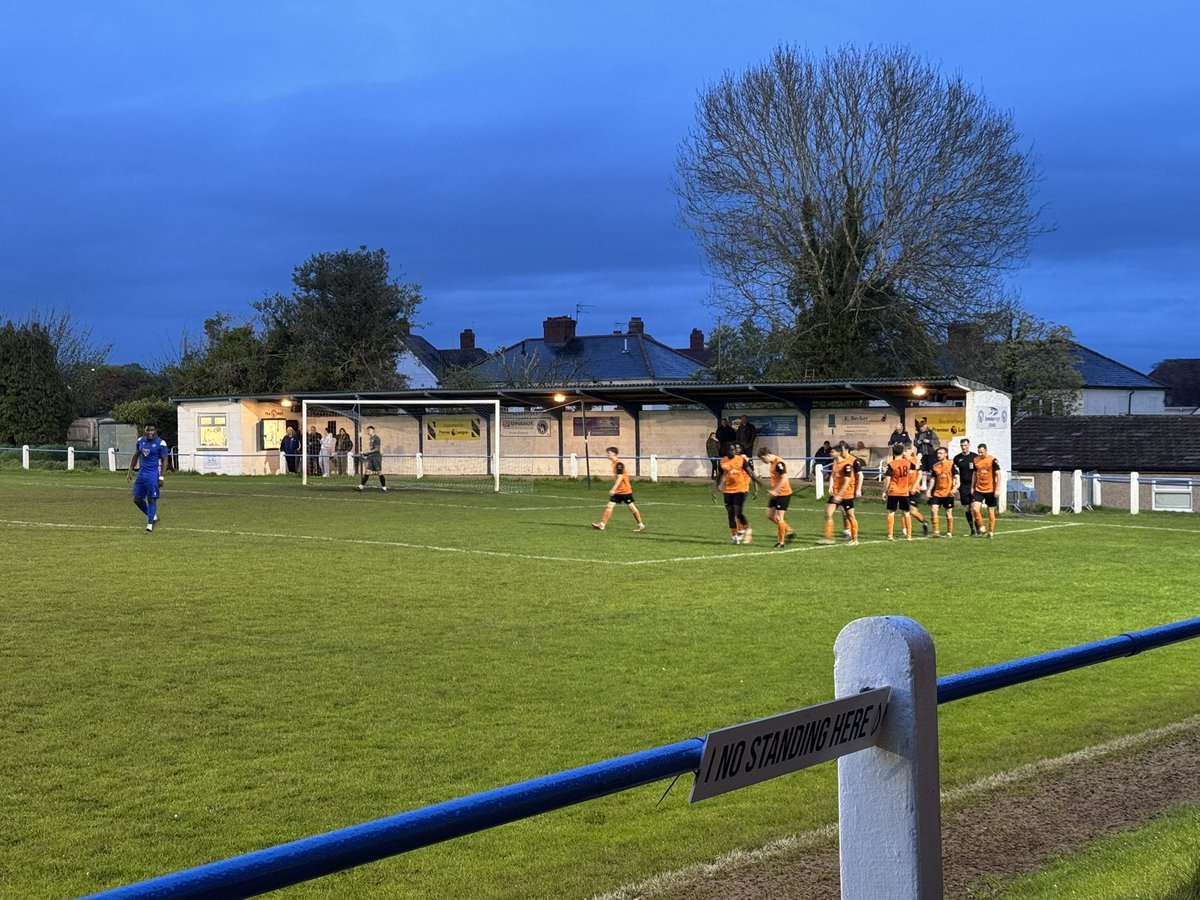 hoppingwxm's tweet photo. Off to Bridgnorth today (16/04/2026)
League game
Crown Meadow - Midland Football League Division 1 Table
🔵 Bridgnorth 2 - 1 Nuneaton Griff 🟠 (HT0-1)
96 in attendance
@AFCBridgnorth
#Nonleague #Groundhopping #England #Bridgnorth #Nuneaton #Football #Peldroed #voetbal #futbol https://t.co/1GhHvkH1cg