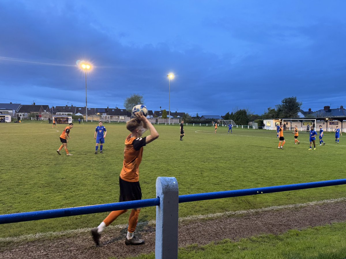 hoppingwxm's tweet photo. Off to Bridgnorth today (16/04/2026)
League game
Crown Meadow - Midland Football League Division 1 Table
🔵 Bridgnorth 2 - 1 Nuneaton Griff 🟠 (HT0-1)
96 in attendance
@AFCBridgnorth
#Nonleague #Groundhopping #England #Bridgnorth #Nuneaton #Football #Peldroed #voetbal #futbol https://t.co/1GhHvkH1cg