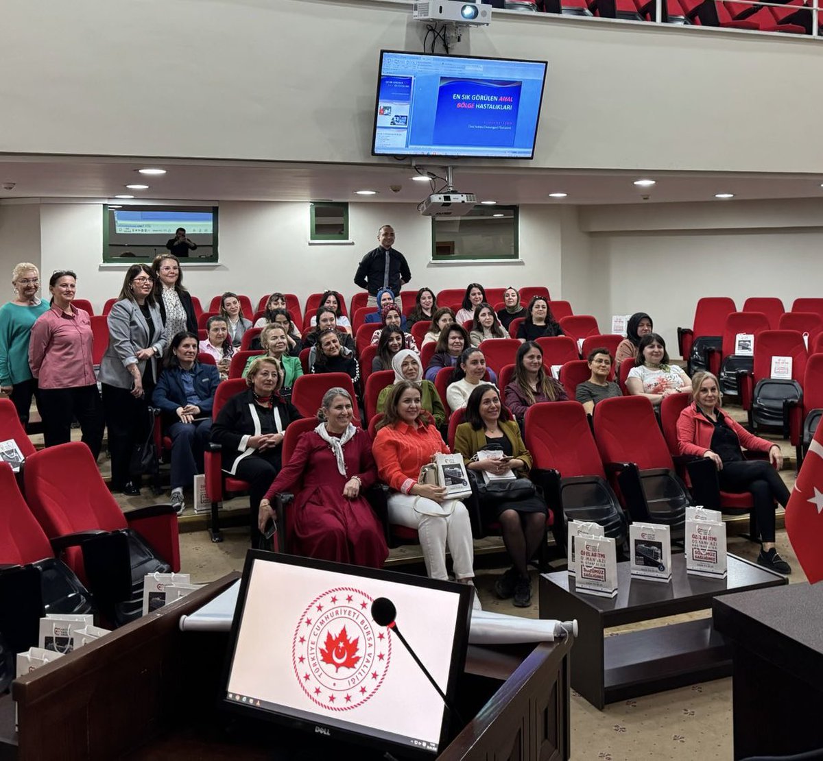 Adem_YTGelirUzm's tweet photo. @KariyerBuroSEN olarak kadın üyelerimizin yaşam kalitesini artırmak ve sağlık konusunda bilinçlenmek adına düzenlediğimiz Kadın Sağlığı ve Farkındalığı Eğitimi’nin 2’ncisini büyük bir coşkuyla gerçekleştirdik. 🩺💜

📌 Neler mi konuştuk?
🔹 Erken teşhisin hayati önemi 🔍
🔹 Sağlıklı yaşam alışkanlıkları 🍎
🔹 Modern iş hayatında beden ve ruh sağlığı dengesi ⚖️

Kariyer yolculuğumuzda en büyük sermayemiz; sağlığımızdır. Bilgiyle güçlenmeye, dayanışmayla büyümeye devam ediyoruz! 🤝💼

#KariyerSen #BursaŞubesi #KadınSağlığı #Farkındalık
