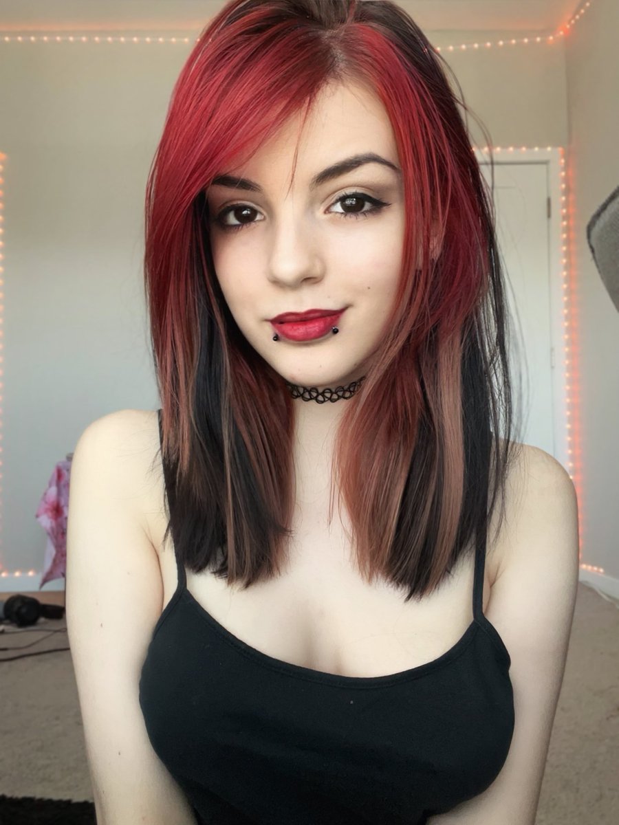 Evie🖤 tweet media
