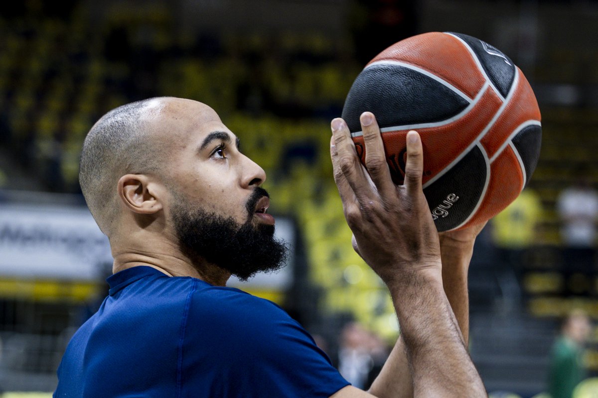 EuroLeague's tweet image. Battle of the giants in Istanbul...  👀

Which of these stars will push their side to a win? 

@FBBasketbol vs @bczalgiris Game 1 tips off in less than 45 min, watch live on ELTV: euroleague.tv/home