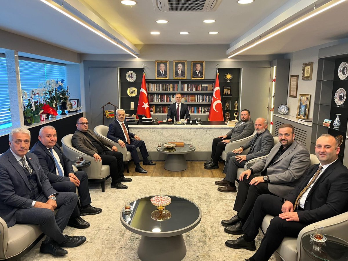 mursel_tekin39's tweet photo. Genel Başkanımız Sayın Devlet Bahçeli’nin takdirleriyle, MHP İstanbul İl Başkanlığı görevine atanan Sayın Volkan Yılmaz’ı ziyaret ederek hayırlı olsun dileklerimizi ilettik. Yeni görevinin teşkilatımıza ve İstanbul'umuza hayırlı olmasını dileriz. https://t.co/1r36gwZOxp