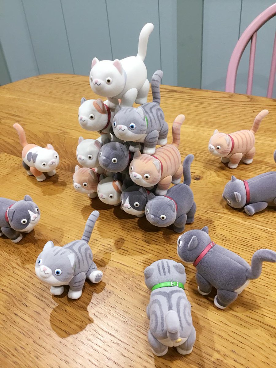 masatarotoys's tweet photo. 【雅太郎玩具店ガチャ化計画その8】

フロッキー加工をしていただいて
最終に近いサンプルを
チェックさせていただいてます

透明のフロッキーといいながら
全体的には白っぽくなりますが
フワフワで柔らかい感じになりますね

可動の渋みも適度で良し
たくさんいると
思わず遊んでしまいました https://t.co/imF3egJYSc
