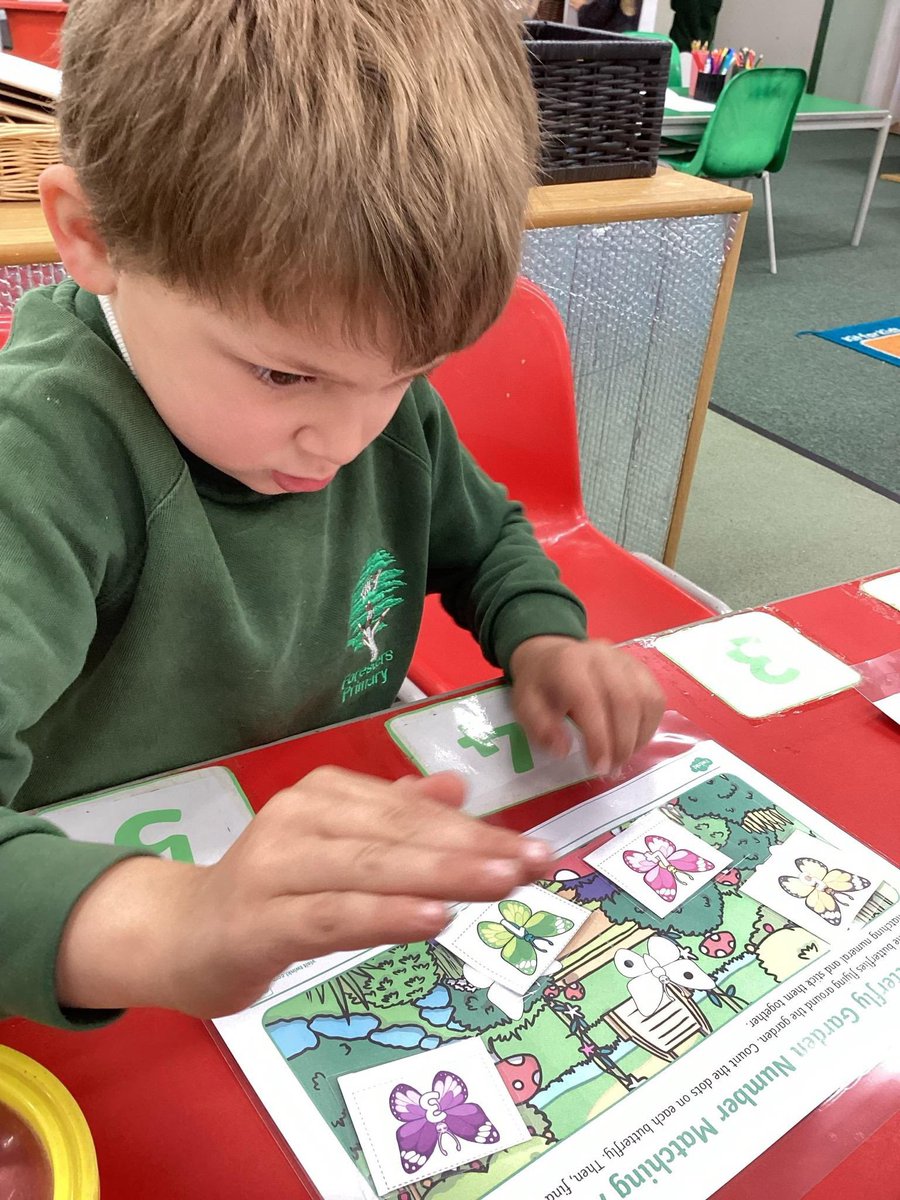 ForestersPS's tweet image. Cherry Class 🌿🕷️
What an exciting week! We discovered a massive spider, practised matching numerals to quantities, and wrote our word of the week: bat 🦇
We also got our hands dirty and planted our very own herb garden!
#CherryClass #EYFS #LearningThroughPlay