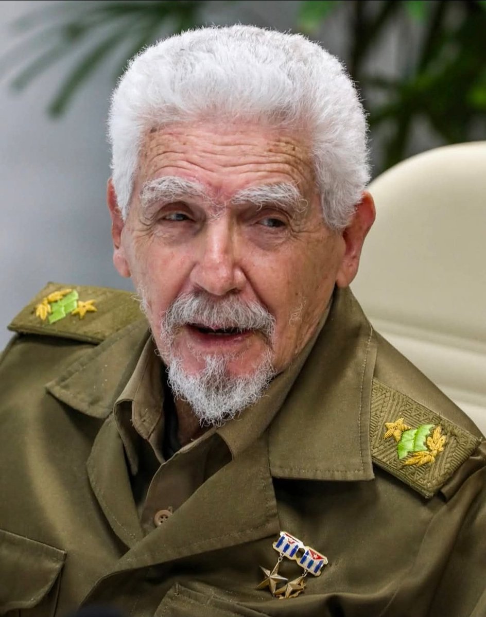 Desde #SantiagoDeCuba
Felicidades para el Comandante de la Revolución Ramiro Valdés Menéndez, Héroe de la República de #Cuba

Felicidades, Comandante.