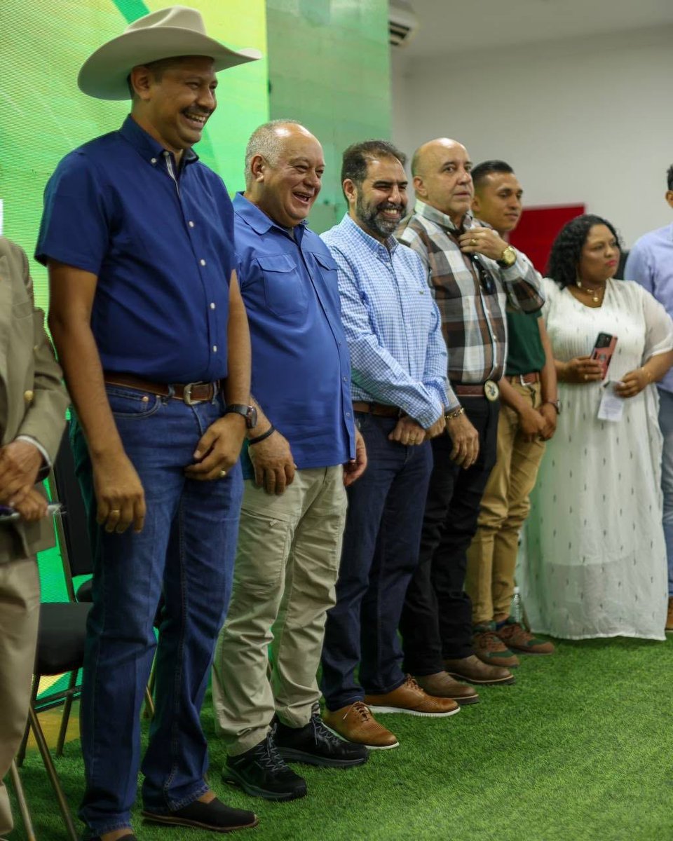 Con el Mazo Dando tweet media