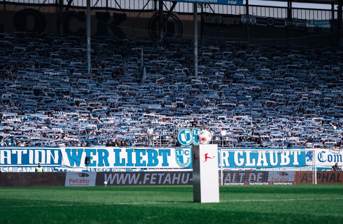 1fc_magdeburg's tweet photo. 𝐙𝐮𝐬𝐚𝐦𝐦𝐞𝐧 𝐢𝐧𝐬 𝐒𝐚𝐢𝐬𝐨𝐧𝐟𝐢𝐧𝐚𝐥𝐞!

🏟️ Unser Heimspiel gegen 𝙃𝙚𝙧𝙩𝙝𝙖 𝘽𝙎𝘾 ist ausverkauft. Behaltet hier den offiziellen Zweitmarkt Clubsale unter https://t.co/Y0WlpQtRCE im Auge, falls ihr noch ein Ticket für die Partie haben wollt.
—————
#EINMALIMMER https://t.co/sqT6Uc6fcb
