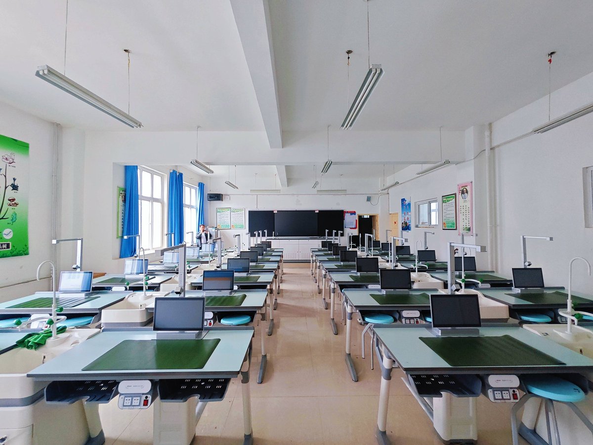 sardormutalibov's tweet image. New semester, fresh starts u0026 endless possibilities! Grab your notebooks, set small wins, and make this term yours. Let’s grow, learn, and shine—together!  #BackToSchool #NewSemesterVibes