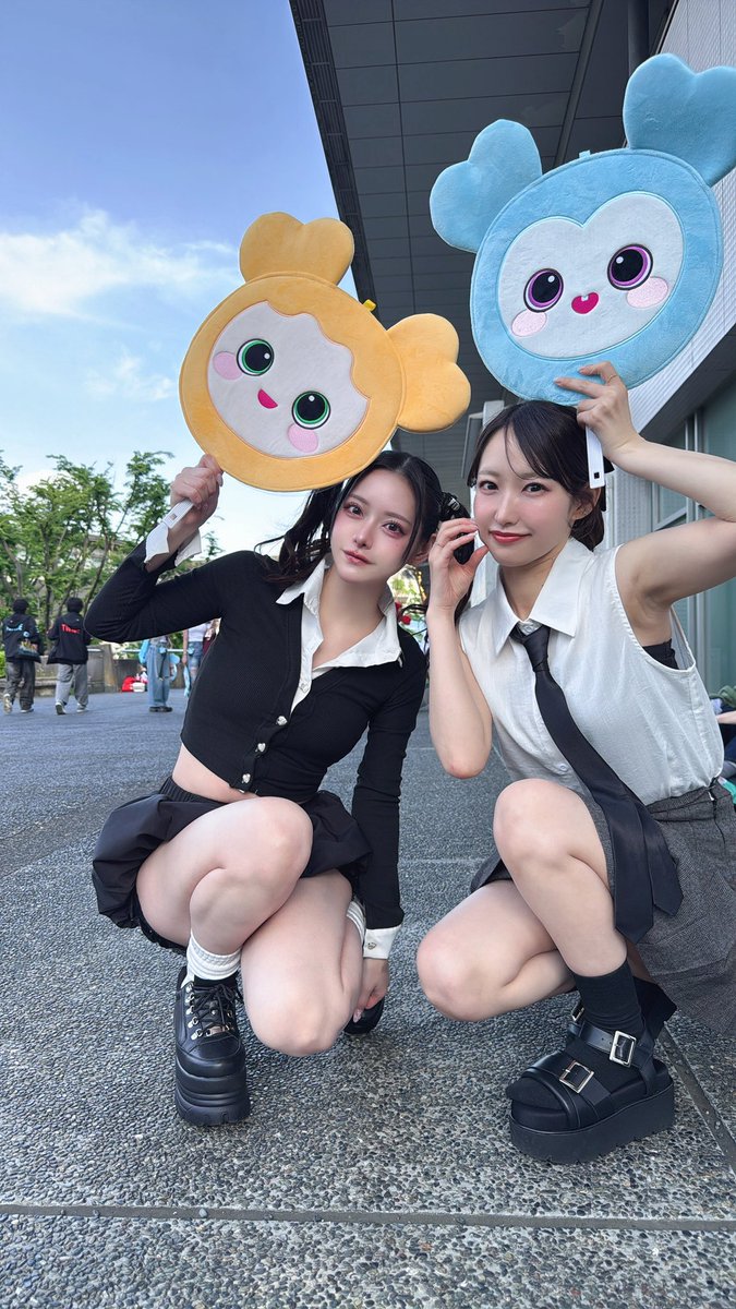 pyoonchiiiii's tweet photo. TWICE国立競技場行けてよかったー！
TWICEちゃん達が本当に輝いてて可愛すぎて、国立競技場の景色も凄くてあの場にいれたことが感動でしかなかった🥹✌️
ナヨンちゃんあかちゃんみたいで本当可愛い大好き増した🐰🩵
strategyの衣装(一応ジヒョちゃんナヨンちゃん)褒めてくれたonceの方ありがとう🥺🩷 https://t.co/GdYQpcBpVt