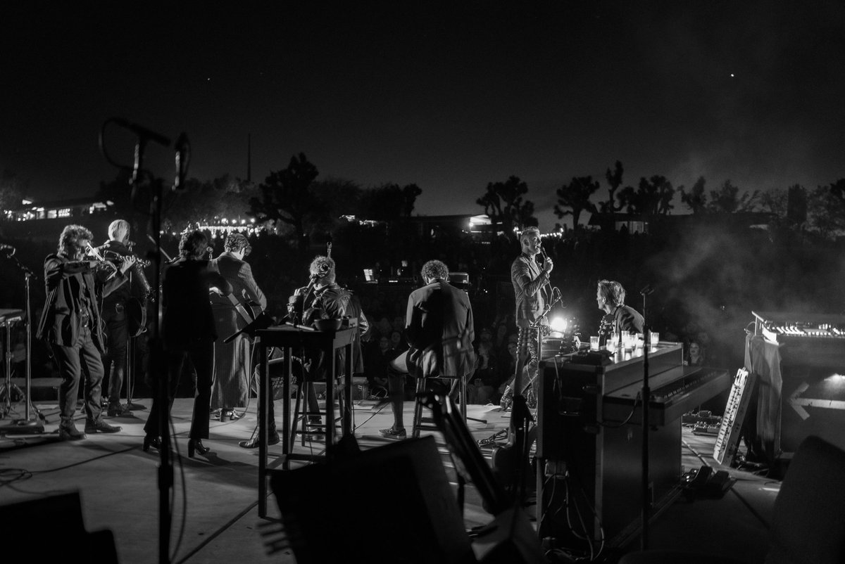 QOTSA tweet media
