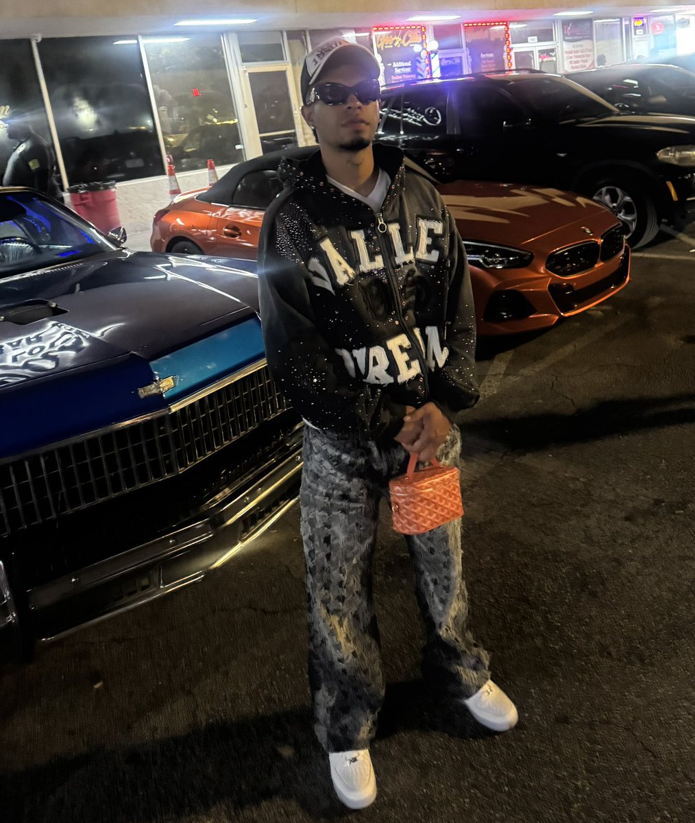 Kenforeign_'s tweet photo. Show me different 🔥 https://t.co/pcMDhgxzxr
