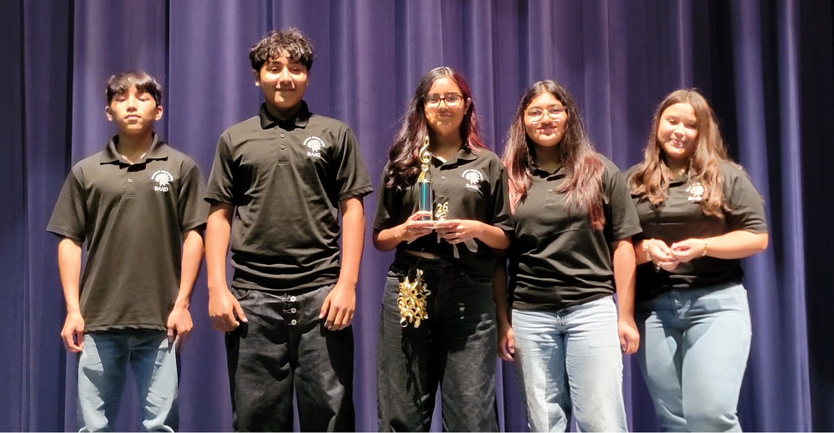 BrazosportISD's tweet image. The @Freeport_Int Jazz Band brought home the top honor at the Willowridge Jazz Festival—earning Grand Champion and outperforming both middle school and high school competitors! brazosportisd.net/news/what_s_ne… Great job students and band director Dustin Hernandez! #FutureReady